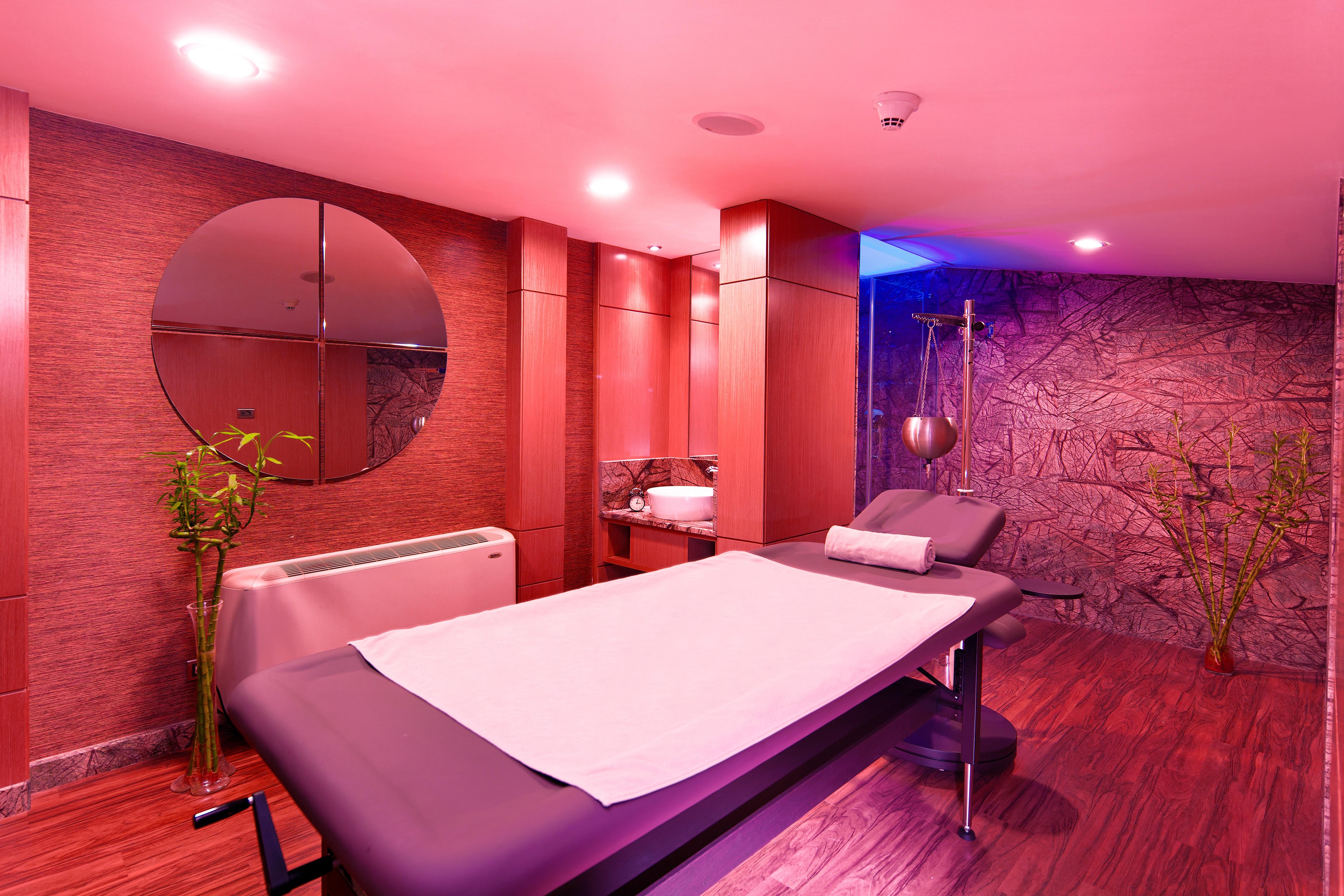 The Green Park Pendik İstanbul Dış mekan fotoğraf A treatment room at a spa