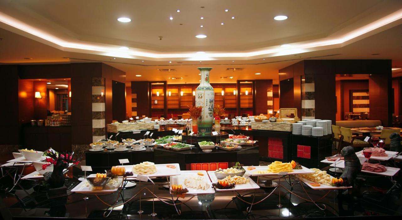 The Green Park Pendik İstanbul Dış mekan fotoğraf A buffet at a hotel